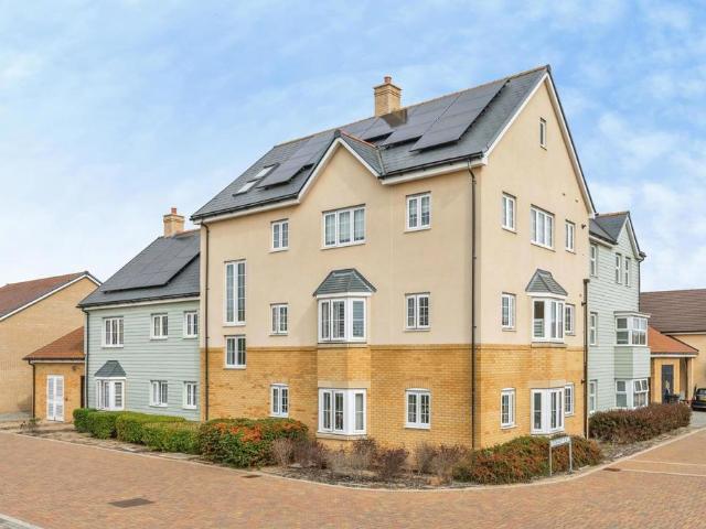 Flat for sale in Elizabeth Gardens, Rochford