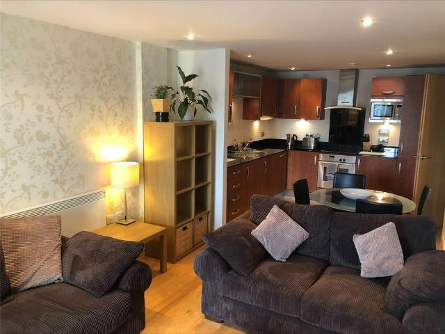 Flat for sale in Richmond Hill, West Yorkshire