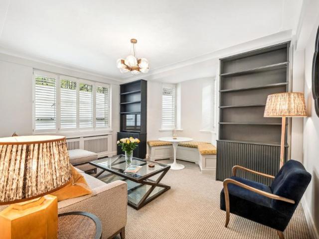 Flat for sale in Chelsea, Greater London