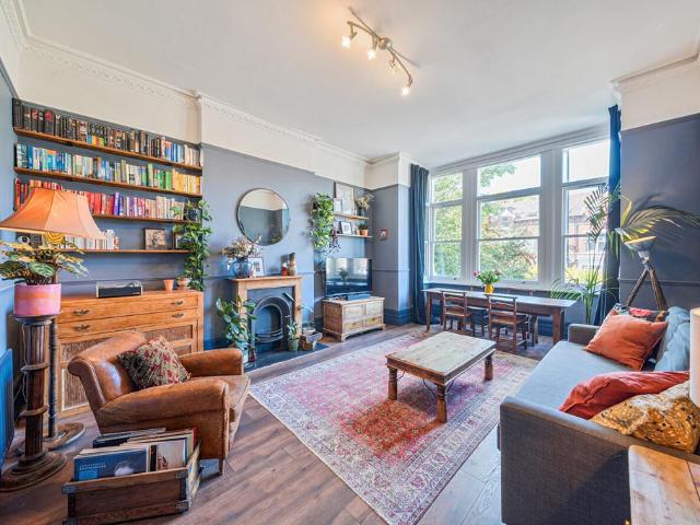 Flat for sale in London Borough of Lambeth, Greater London