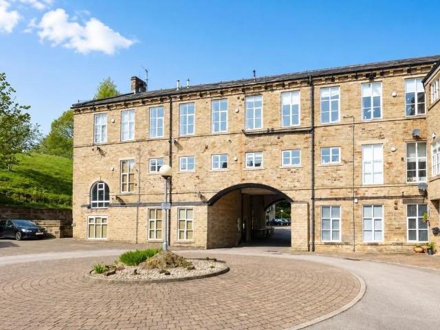 Flat for sale in Cullingworth, Bradford