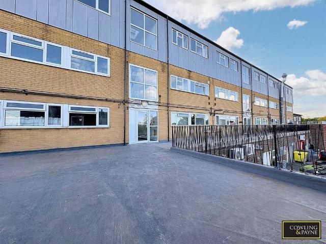 Flat for sale in Wickford, Shotgate