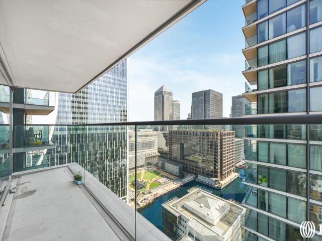 Flat for sale in Canary Wharf, Greater London