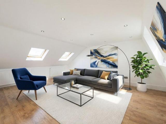 Flat for sale in Shepherd's Bush, Greater London