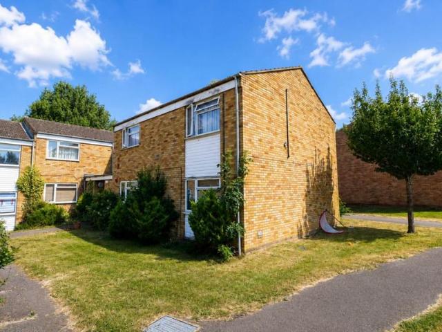 Flat for sale in Hatfield, Fretherne