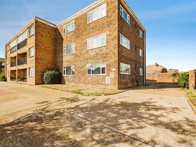 Flat for sale in Fishersgate, West Sussex