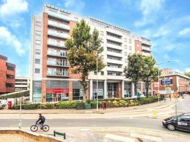 Flat for sale in North Watford, Hertfordshire