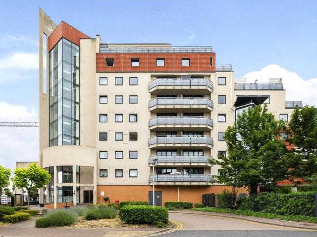 Flat for sale in Silvertown, Greater London