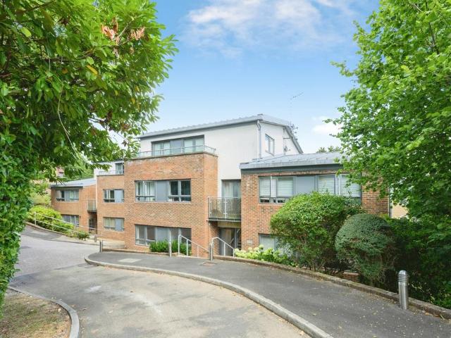 Flat for sale in London Borough of Croydon, Greater London