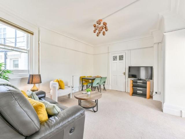 Flat for sale in City of Westminster, Greater London