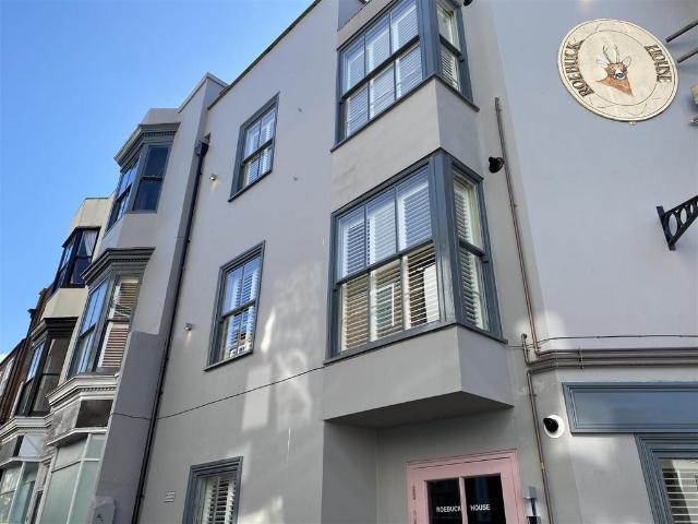 Flat for sale in Old Town, Guestling Green