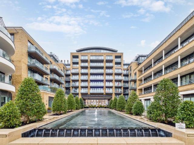 Flat for sale in London Borough of Hounslow, Strand