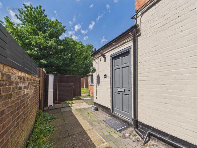 Flat for sale in Sutton Coldfield, West Midlands
