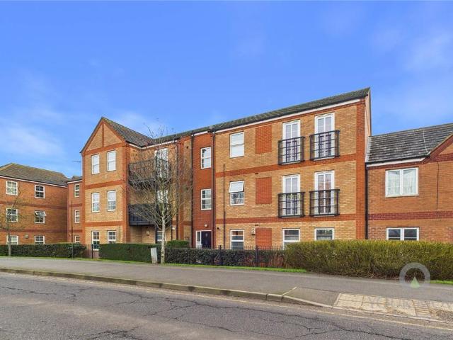 Flat for sale in Wootton, Hardingstone