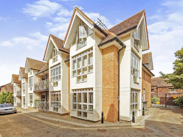 Flat for sale in St. Mildred's, The Bridge