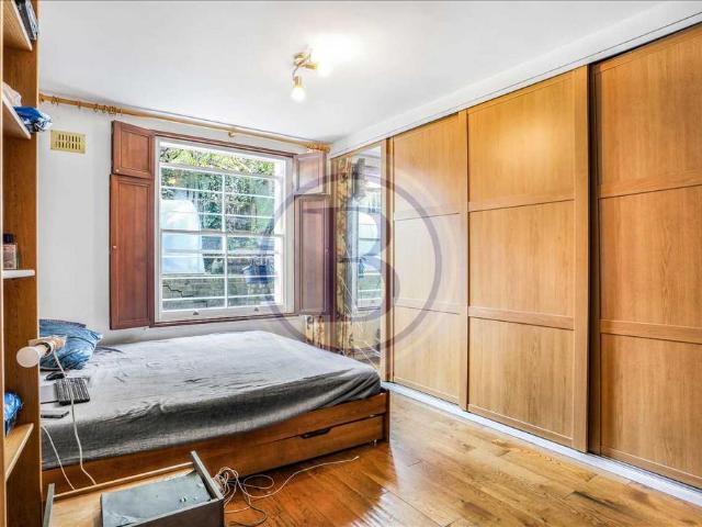 Flat for sale in Tufnell Park, Greater London
