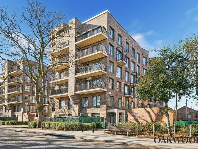 Flat for sale in Stamford Hill, Greater London