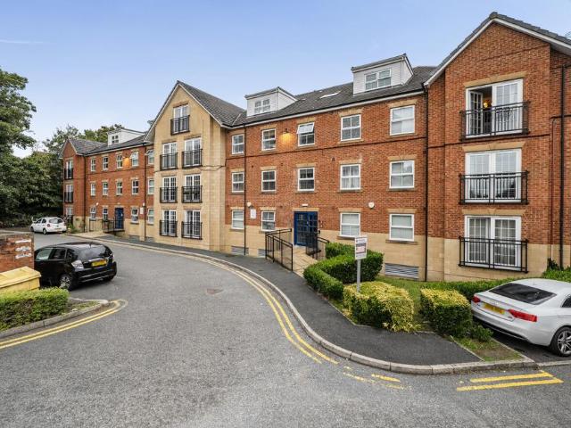 Flat for sale in Primley Park, Moortown