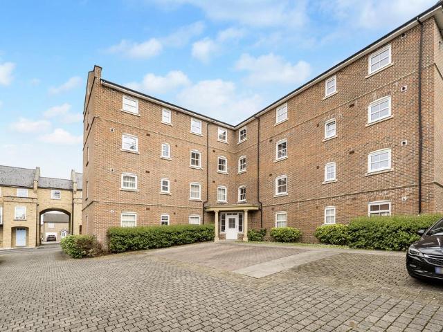 Flat for sale in Priest Down, Hampshire