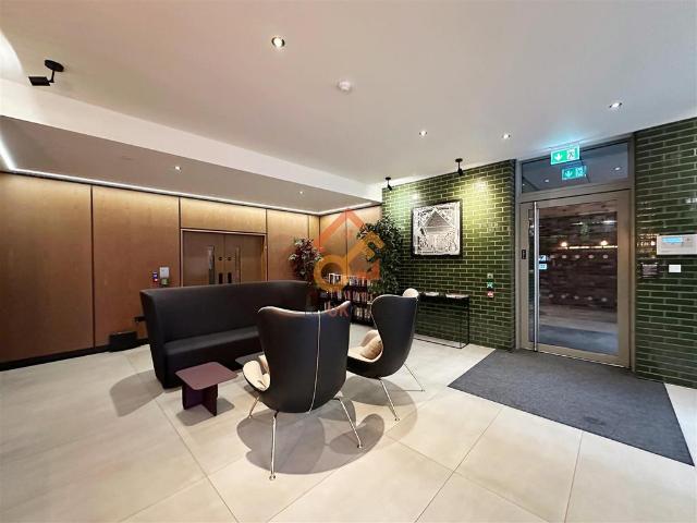 Flat for sale in Hornsey, Greater London