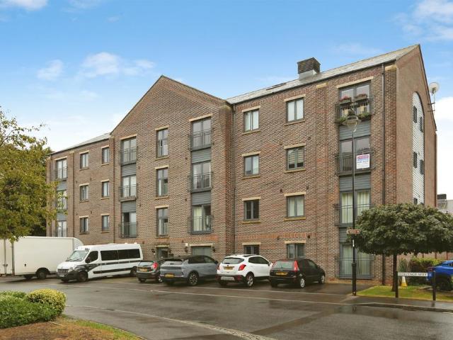 Flat for sale in Priddy's Hard, Middlecroft
