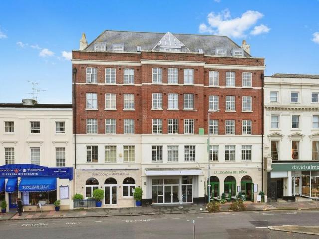 Flat for sale in Eastbourne, East Sussex