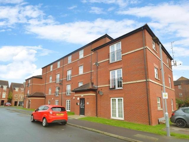 Flat for sale in Bransholme, Hull