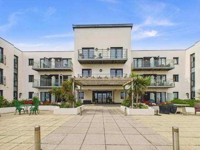Flat for sale in West Worthing, Worthing