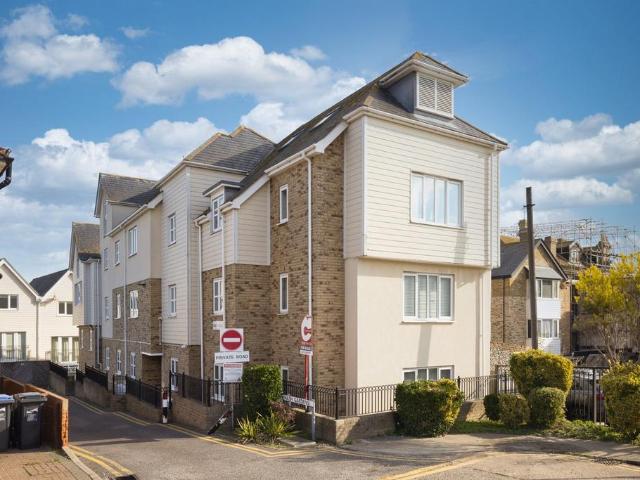 Flat for sale in Upton, Acol
