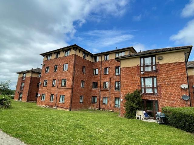 Flat for sale in Milton Keynes