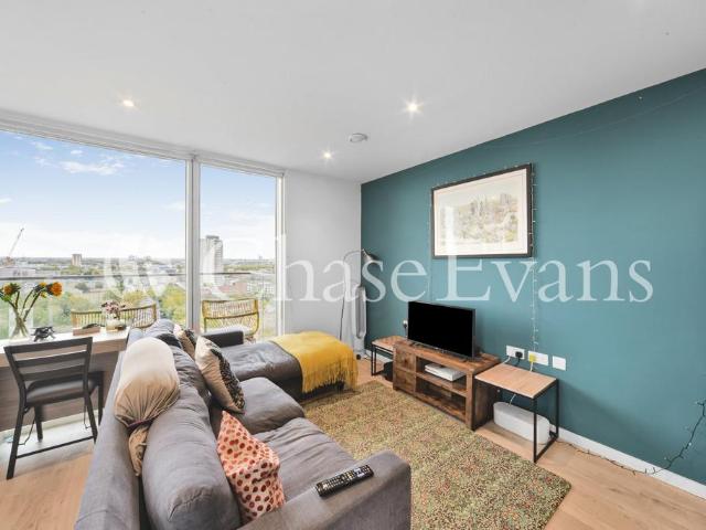 Flat for sale in Bromley-by-Bow, Poplar Grove