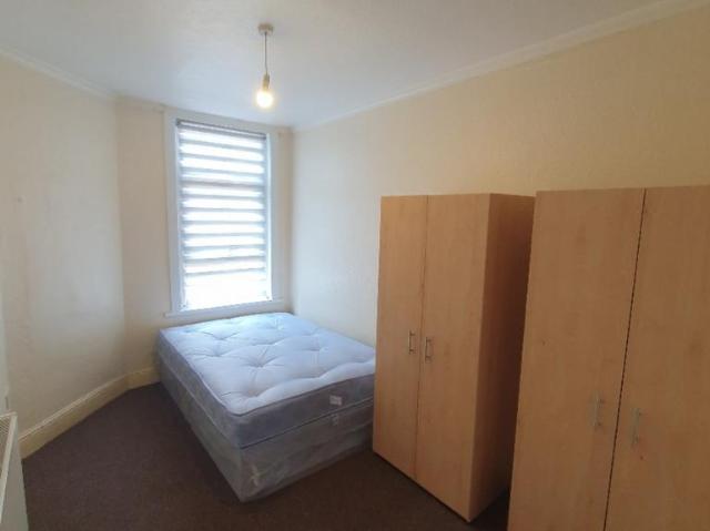 Flat for sale in Tottenham Hale, Greater London