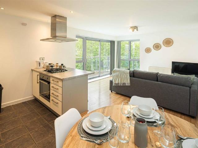 Flat for sale in Bromley-by-Bow, Bow