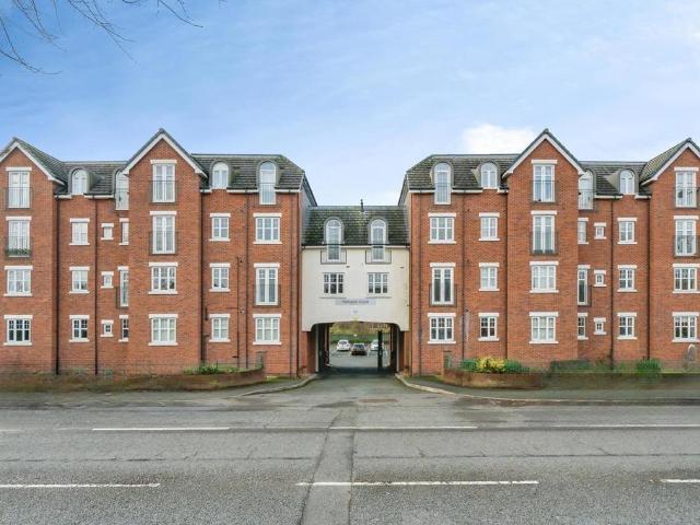 Flat for sale in Wilderspool, Warrington
