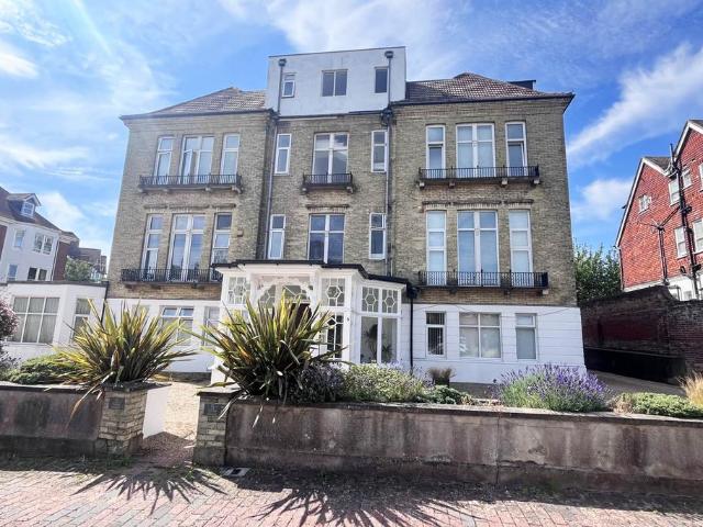 Flat for sale in Eastbourne, East Sussex