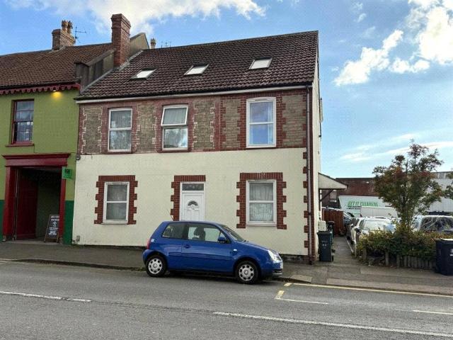 Flat for sale in Feckenham, City Of Bristol