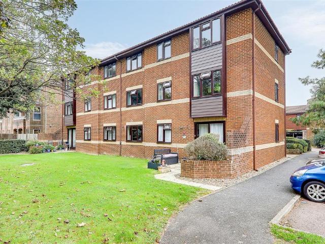 Flat for sale in West Worthing, Worthing
