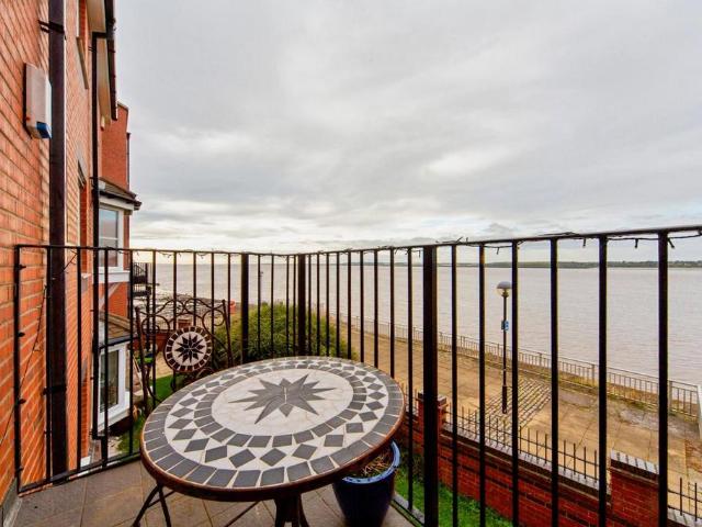 Flat for sale in Dingle, Liverpool