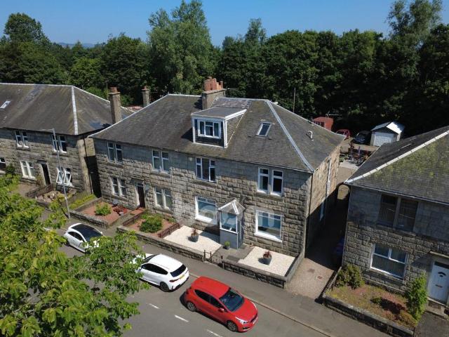Flat for sale in Glengarnock, Scotland