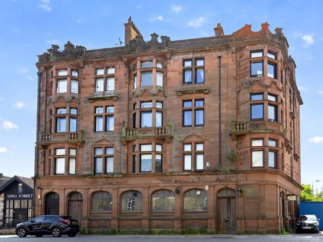 Flat for sale in Castlehead, Glenburn