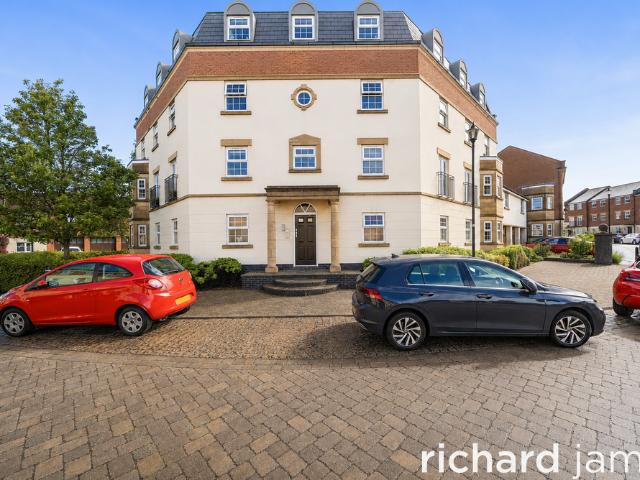 Flat for sale in Redhouse, Abbey Mead