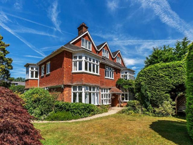 Flat for sale in Broadwater Down, Sandown Park