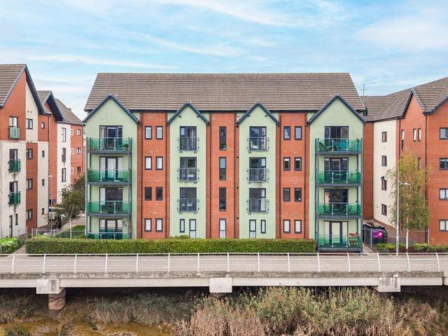 Flat for sale in Victoria, Newport