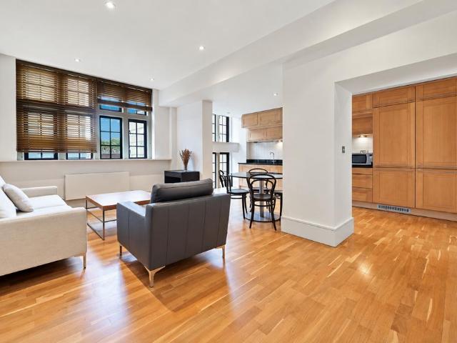 Flat for sale in East Marylebone, Marylebone