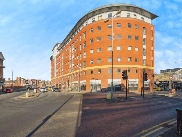 Flat for sale in The Haulgh, Lee Bank