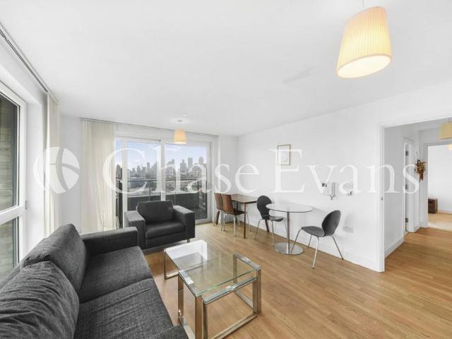 Flat for sale in Bromley-by-Bow, Bow