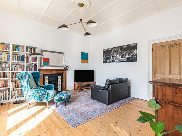 Flat for sale in Putney, Greater London