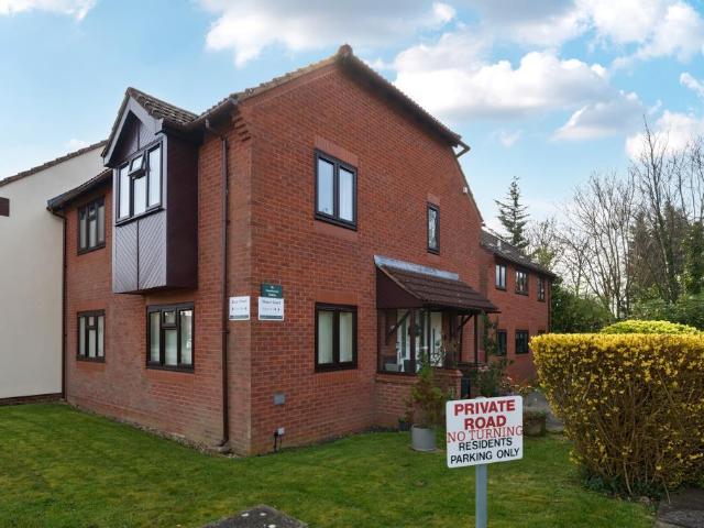 Flat for sale in Amersham