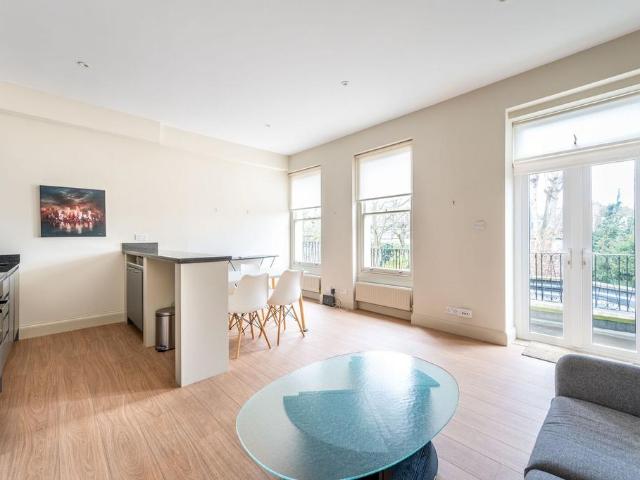 Flat for sale in City of Westminster, Greater London