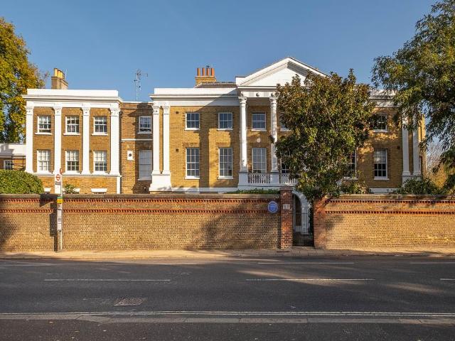 Flat for sale in The Beveree, Greater London